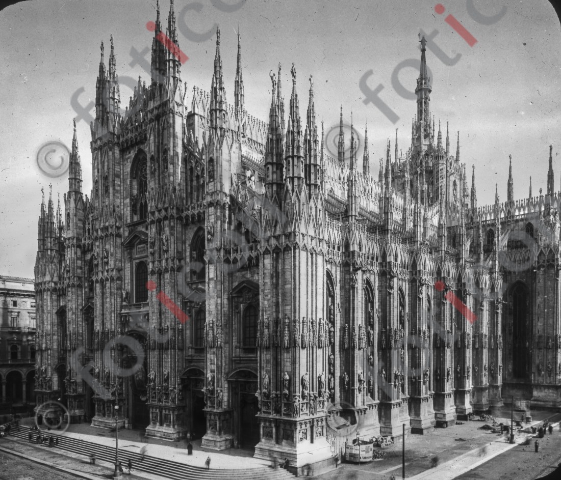 Dom zu Mailand | Milan Cathedral (foticon-simon-176-060-sw.jpg)